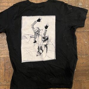 DRILL Black Graphic T-Shirt SQUARE GRAPHIC ON BACK , great cond YL
Youth large